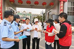 九人国足1-2中国香港❗中国香港球迷：肯定假消息❗戴伟浚在吗❓